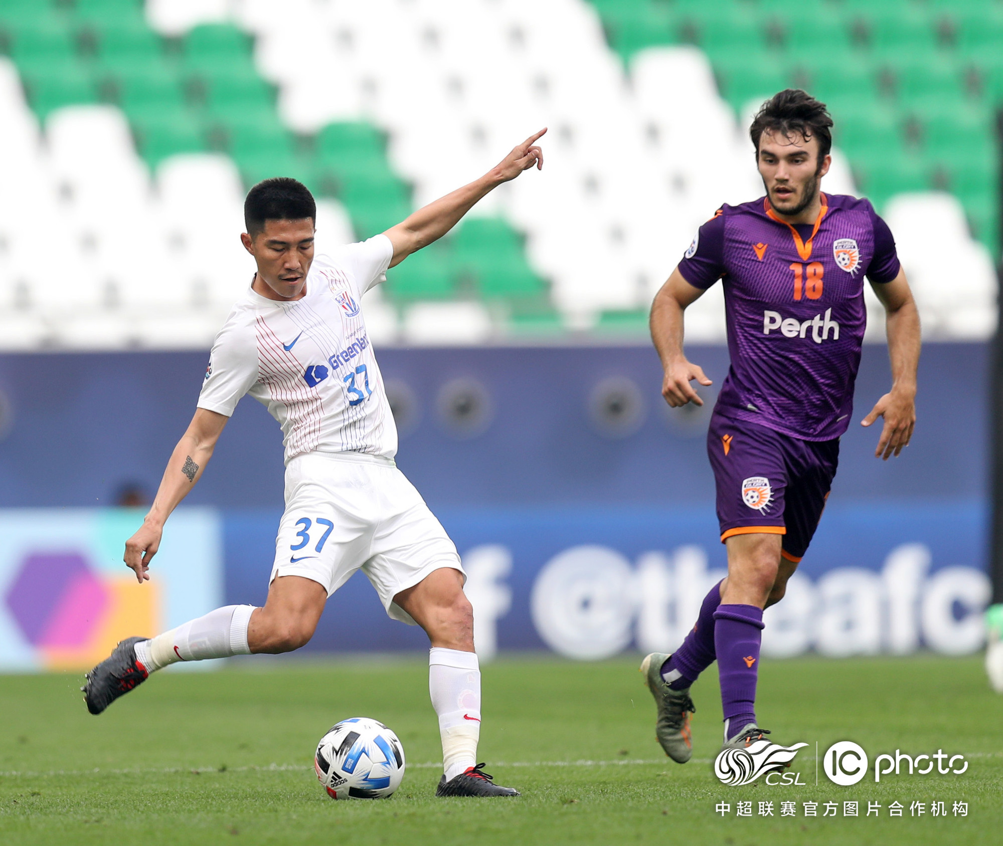 离谱！皇家马德里集结日调整名单窗口期布莱顿调整名单以备亚冠，丹佛掘金远射贴柱备战欧冠的简单介绍