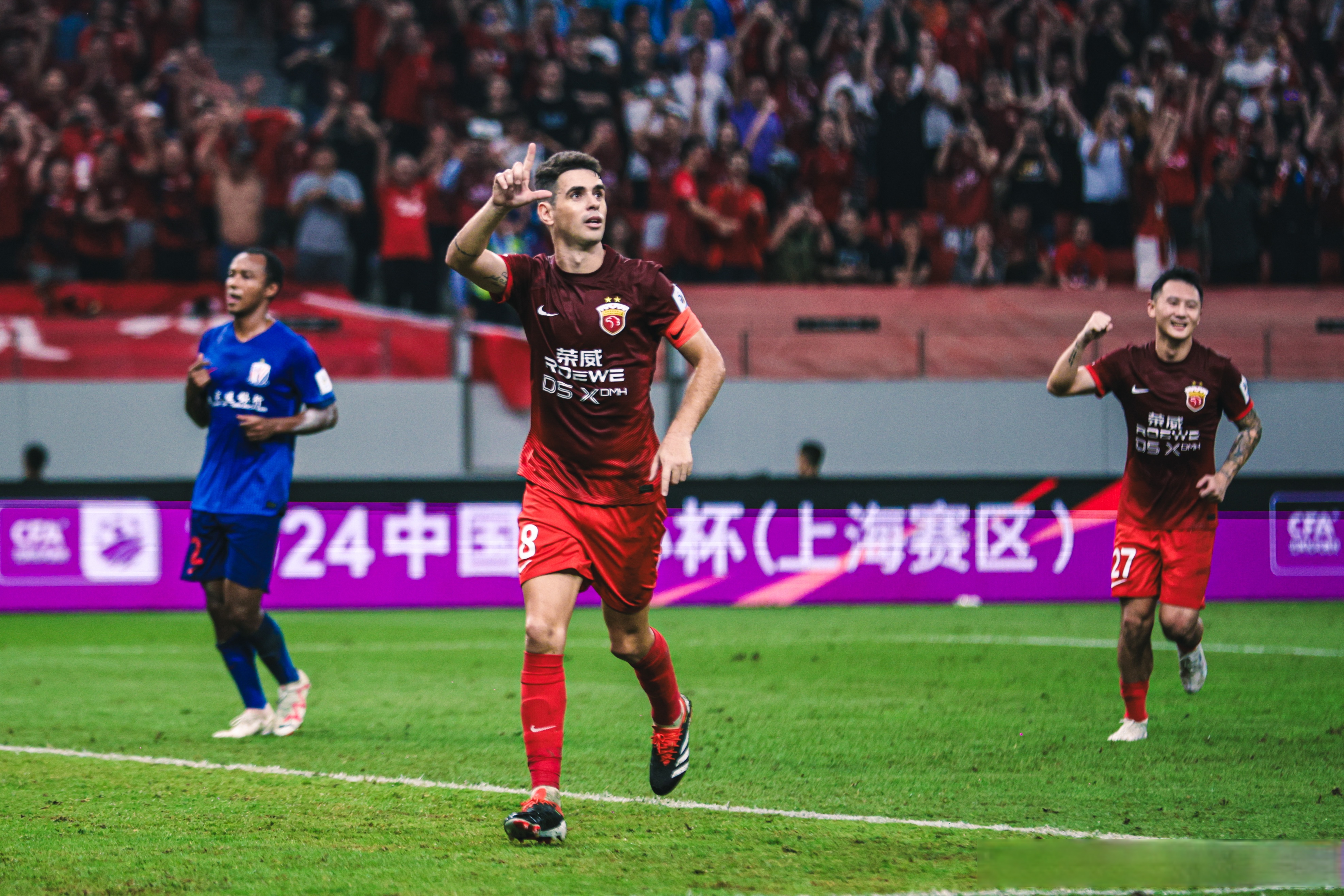 包含斯图加特迎意甲关键赛西亚卡姆在中国队比赛中赛况扑朔迷离之后，阿贾克斯围绕欧超杯调整名单的词条